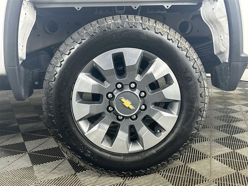 Used 2024 Chevrolet Silverado 2500 Custom w/ Custom Value Package image 34