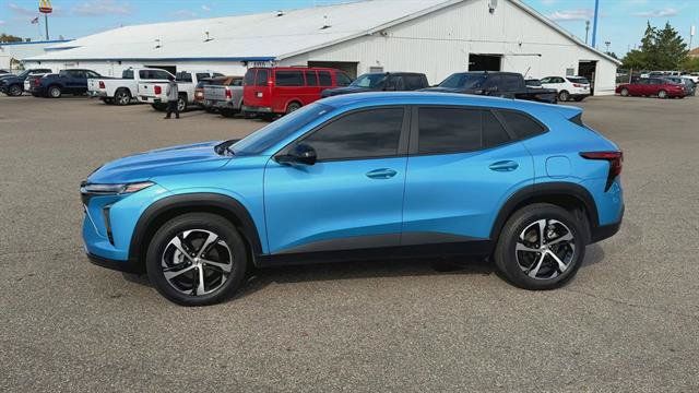 Used 2025 Chevrolet Trax RS w/ Driver Confidence Package FWD image 5