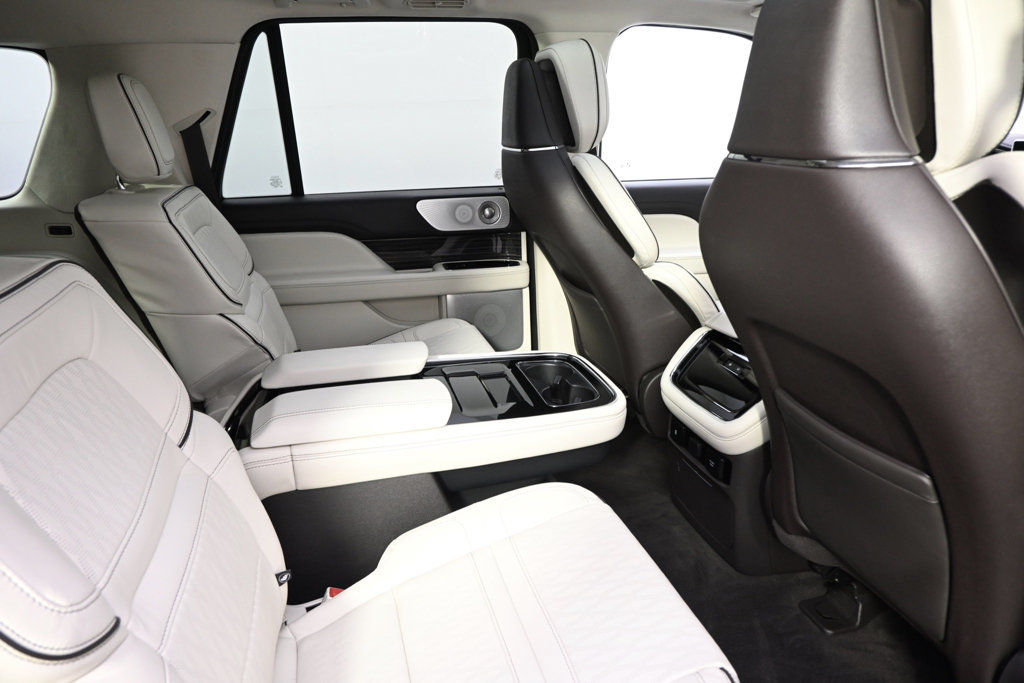 Certified 2022 Lincoln Navigator L Black Label AWD/4WD image 18