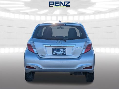 Used 2012 Toyota Yaris SE image 5