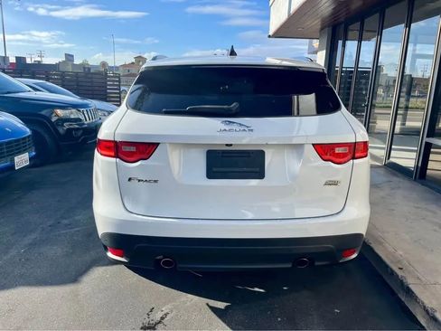Used 2020 Jaguar F-PACE Premium image 5