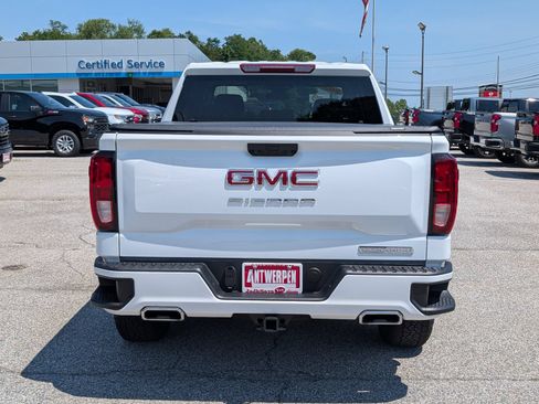 Used 2024 GMC Sierra 1500 Elevation w/ X31 Off-Road Package AWD/4WD image 4