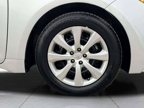 Used 2025 Toyota Corolla LE FWD image 57