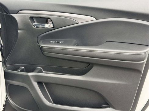 Certified 2024 Honda Ridgeline RTL image 6