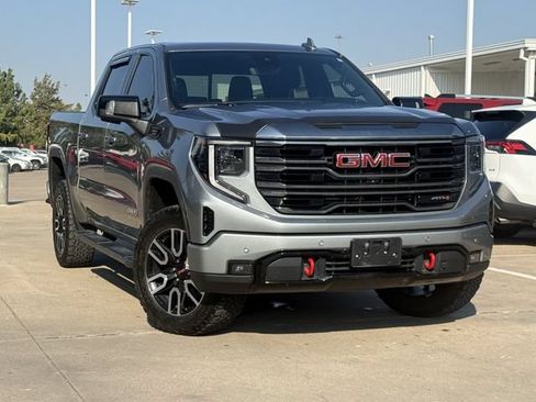 Used 2023 GMC Sierra 1500 AT4 w/ Technology Package AWD/4WD image 2