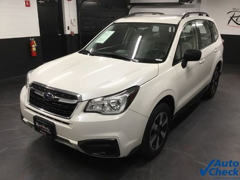 Used 2017 Subaru Forester 2.5i w/ Alloy Wheel Package image 6
