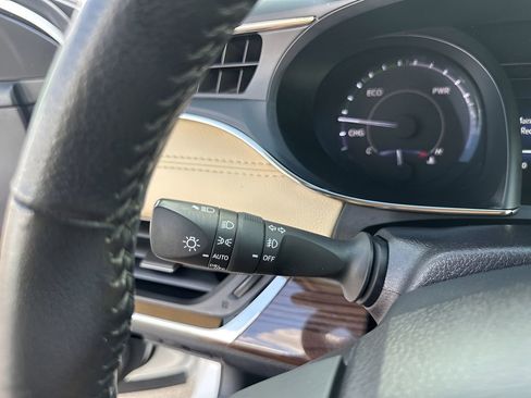 Used 2015 Toyota Avalon XLE Touring image 31