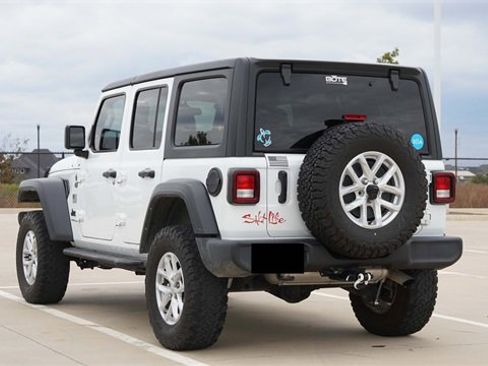 Used 2023 Jeep Wrangler Sport S image 5