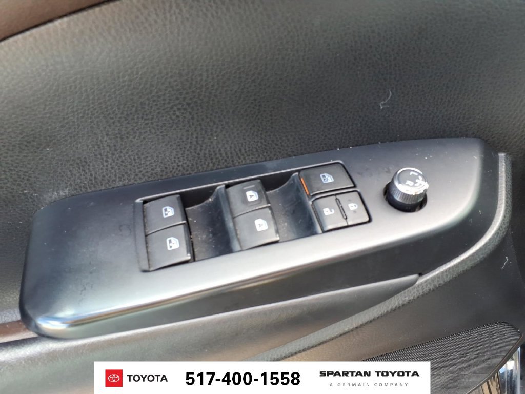 Used 2019 Toyota Highlander XLE AWD/4WD image 15