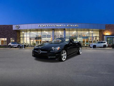 Used 2016 Mercedes-Benz SLK 300 image 15
