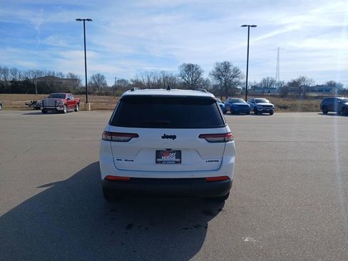 Used 2023 Jeep Grand Cherokee L Limited w/ Black Appearance Package image 6