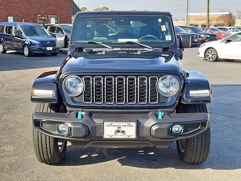 Used 2024 Jeep Wrangler Unlimited w/ Convenience Group image 2
