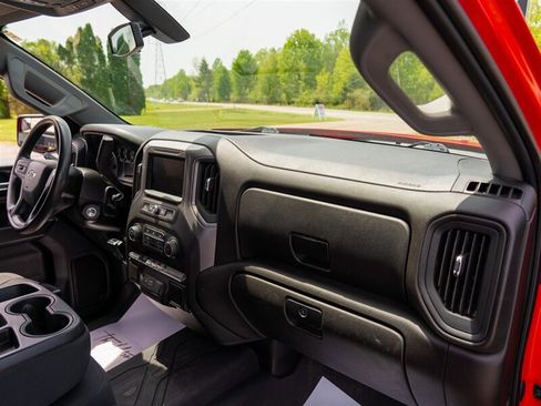 Used 2021 Chevrolet Silverado 1500 Custom Trail Boss AWD/4WD image 19