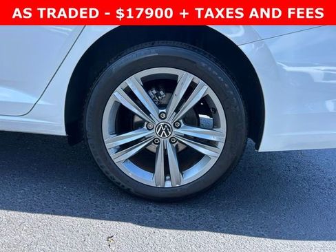 Used 2023 Volkswagen Jetta SE FWD image 10