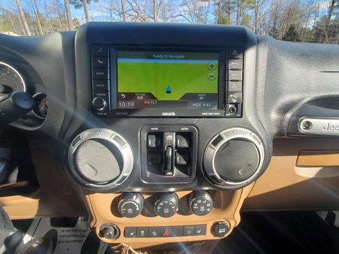 Used 2015 Jeep Wrangler Unlimited Sahara w/ Dual Top Group image 13