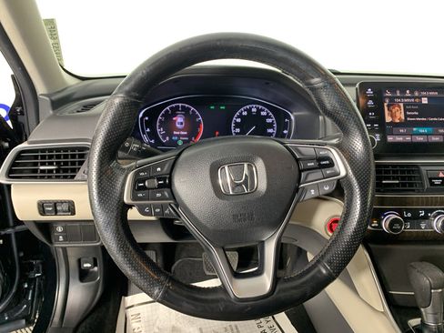 Used 2018 Honda Accord EX image 21