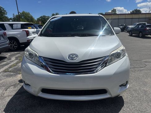 Used 2016 Toyota Sienna XLE Premium AWD/4WD image 14