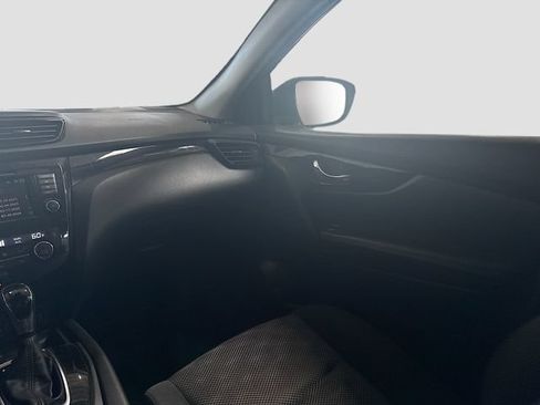 Used 2019 Nissan Rogue Sport SV w/ Technology Package AWD/4WD image 23