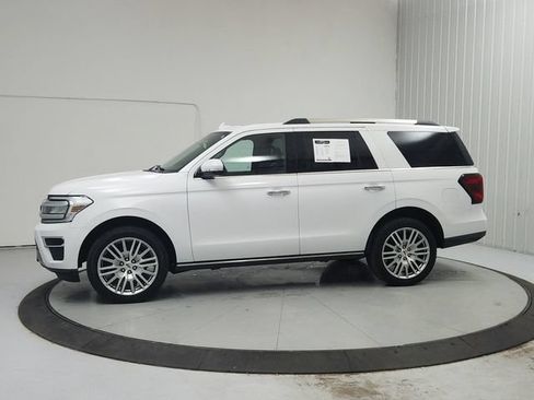 Used 2024 Ford Expedition Limited RWD image 4