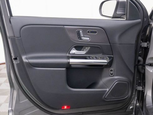 Used 2021 Mercedes-Benz GLA 250 4MATIC image 13