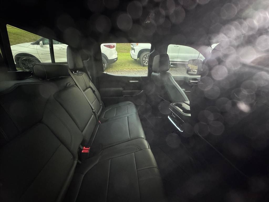 Used 2020 Chevrolet Silverado 1500 High Country w/ Technology Package AWD/4WD image 4