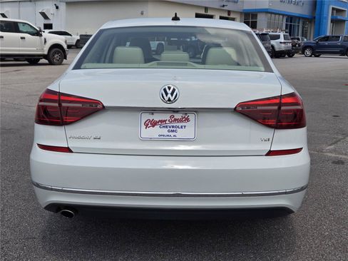 Used 2017 Volkswagen Passat 1.8T SE FWD image 6