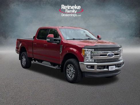 Used 2017 Ford F250 Lariat w/ Lariat Value Package AWD/4WD image 3