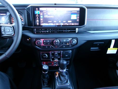 New 2026 Jeep Wrangler Unlimited Rubicon image 14