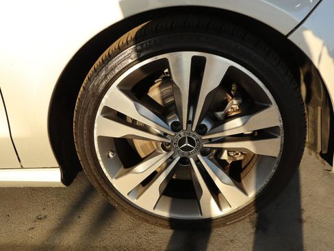 Used 2018 Mercedes-Benz CLA 250 image 40