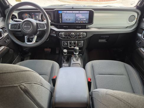 Used 2024 Jeep Wrangler Unlimited Sahara AWD/4WD image 13