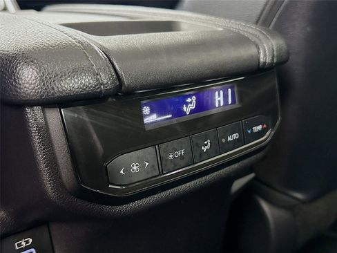 Used 2024 Toyota Grand Highlander XLE image 26