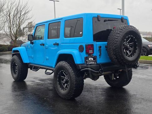 Used 2017 Jeep Wrangler Unlimited Sahara AWD/4WD image 6