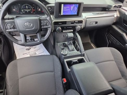 Used 2025 Toyota Tacoma SR5 AWD/4WD image 11
