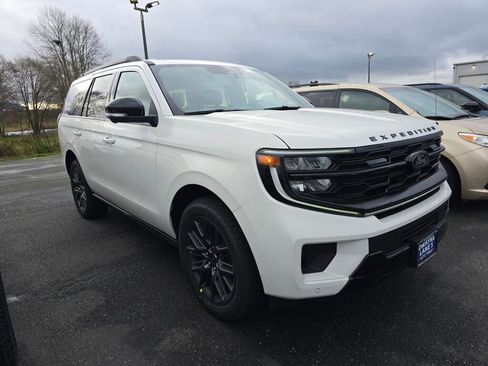 New 2025 Ford Expedition Platinum w/ Stealth Performance Package image 3