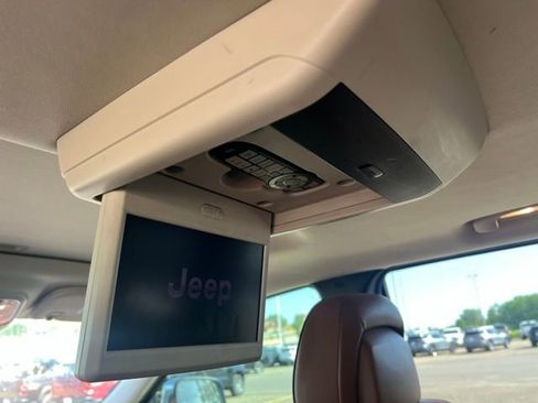 Used 2012 Jeep Grand Cherokee Overland Summit AWD/4WD image 18