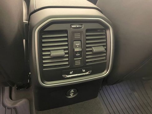 New 2026 Porsche Macan AWD/4WD image 15