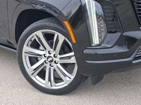 New 2026 Cadillac Escalade Platinum Sport AWD/4WD image 3