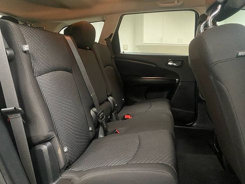Used 2018 Dodge Journey SE image 17