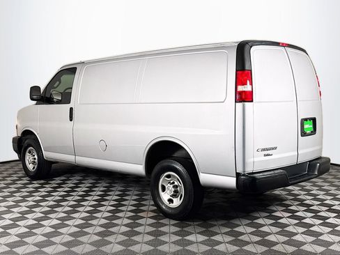 Used 2022 Chevrolet Express 2500 w/ Driver Convenience Package image 6