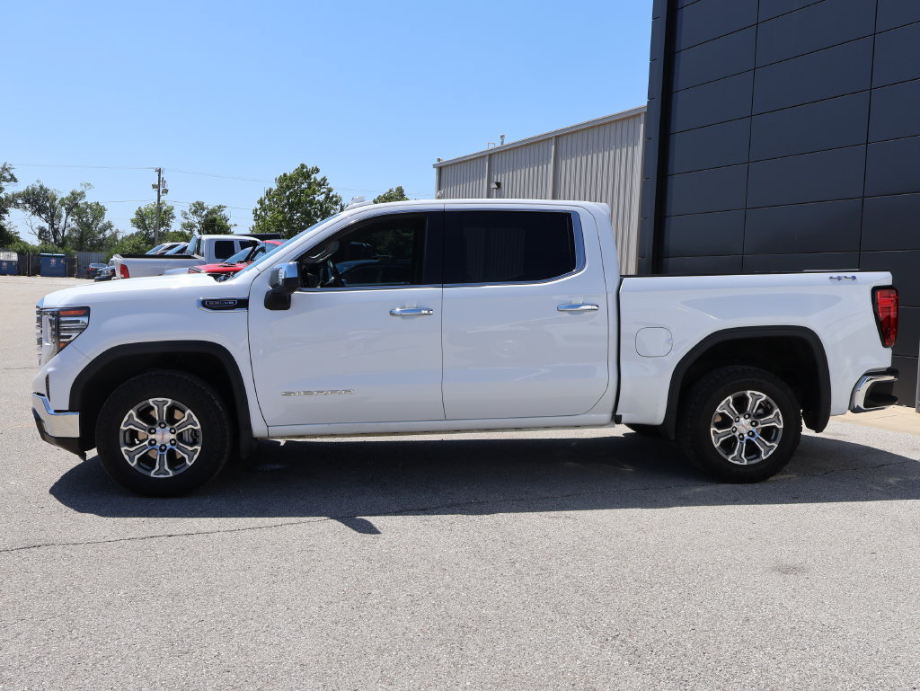 Used 2024 GMC Sierra 1500 SLT AWD/4WD image 2