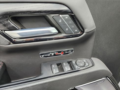 Used 2022 GMC Sierra 1500 AT4X image 47