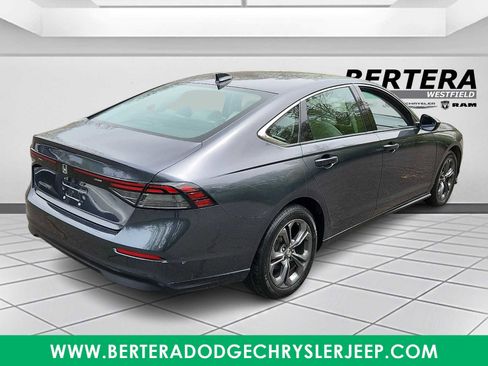 Used 2023 Honda Accord EX image 6