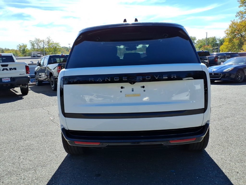 Used 2024 Land Rover Range Rover Autobiography AWD/4WD image 5