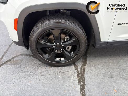 Certified 2023 Jeep Grand Cherokee Altitude AWD/4WD image 15