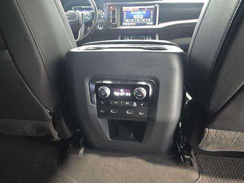 Used 2021 GMC Yukon Denali w/ Denali Premium Package image 25