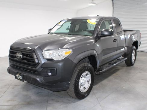 Used 2022 Toyota Tacoma SR image 4