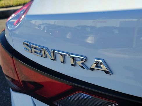 Used 2025 Nissan Sentra S image 7