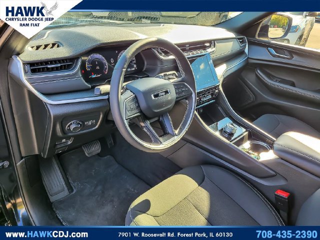 Certified 2025 Jeep Grand Cherokee Laredo X w/ Luxury Tech Group I AWD/4WD image 9