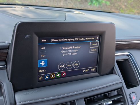 Used 2024 Chevrolet Suburban LS RWD image 28