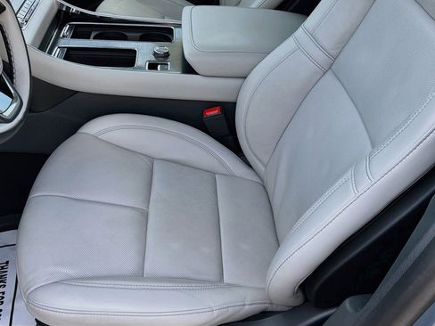 Certified 2025 Lincoln Aviator Reserve RWD image 19